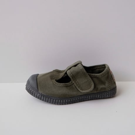 <ご予約>Cienta T STRAP SHOES khaki/ムラ染め N77777(21(12.5cm)～34(21cm))