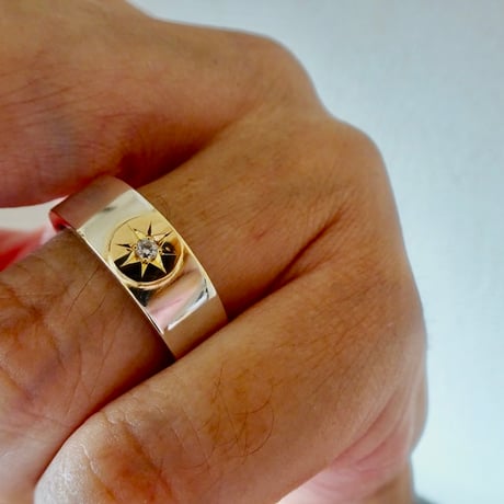 仁尾彫金『一つ星２mmダイヤ、k18太陽の平打リング、幅７mm』ハンドメイド621