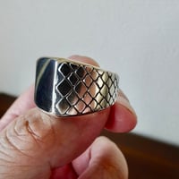 仁尾彫金『パイソン印台リング、磨き』ハンドメイド629b
