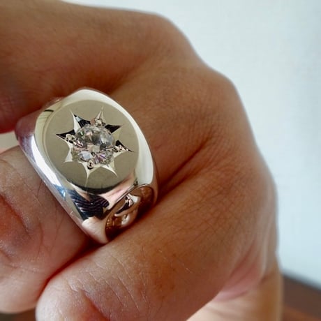 仁尾彫金『一つ星ジルコニア、フレイム丸の印台リング』ハンドメイド631