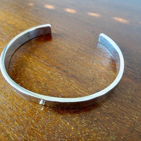 仁尾彫金『k18一粒万倍、幅７mm、平打ちバングル』ハンドメイド616