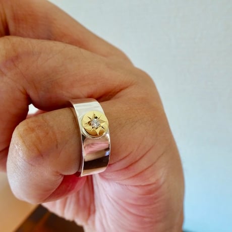 仁尾彫金『一つ星ダイヤ、k18太陽の平打リング、幅７mm』ハンドメイド564