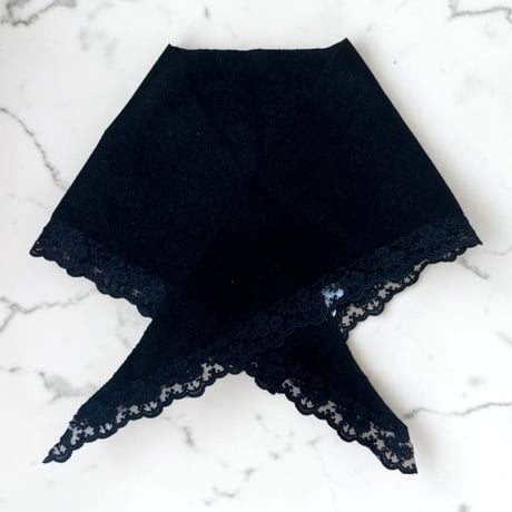 Lace Triangle Scarf （noir）