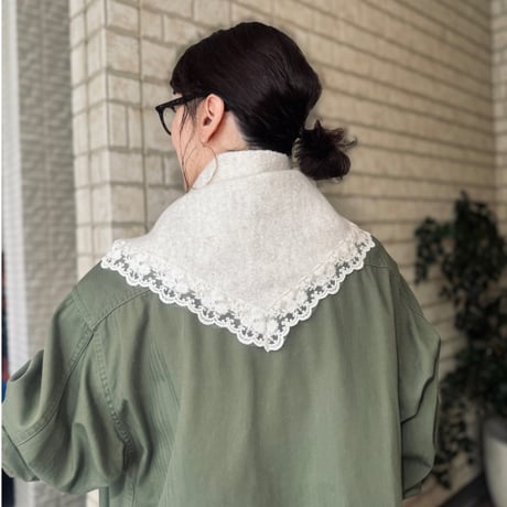Lace Triangle Scarf （écru）