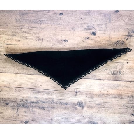 Lace Triangle Scarf （noir）