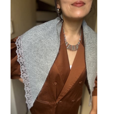 Lace Triangle Scarf （gray）