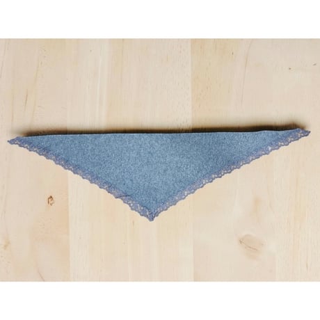 Lace Triangle Scarf （gray）
