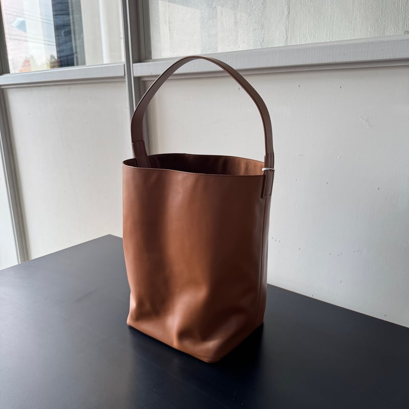 AURALEE LEATHER SHOULDER BAG - M MADE BY AETA |