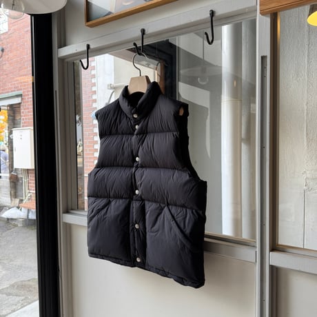 AURALEE　SUPER LIGHT NYLON RIPSTOP DOWN VEST