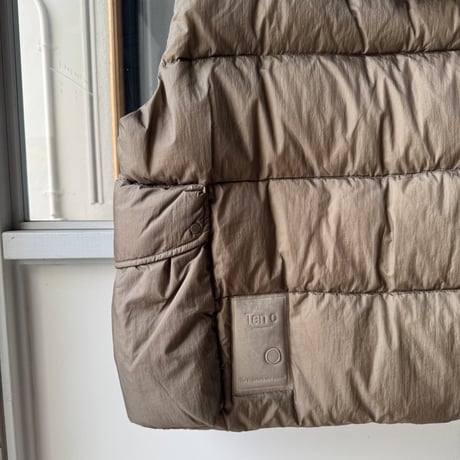 Ten c　 SKYE TEN COBO DOWN VEST