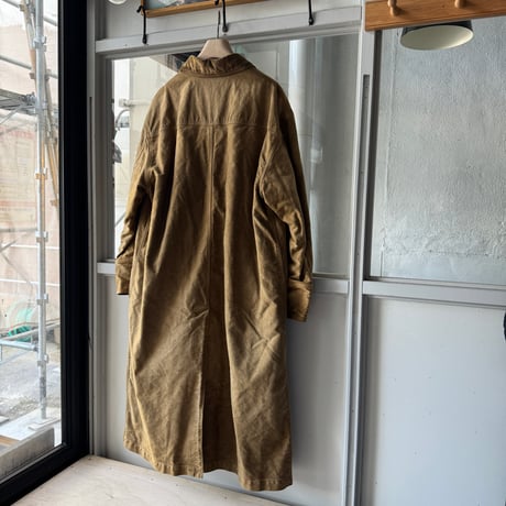 AURALEE　GARMENT-DYED ORGANIC COTTON HEAVY MOLESKIN COAT