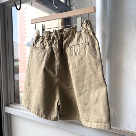 AURALEE　GARMENT-DYED FINX LIGHT CHINO SHORTS