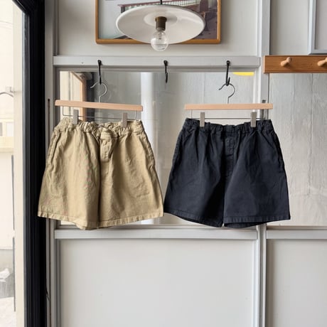 AURALEE　GARMENT-DYED FINX LIGHT CHINO SHORTS