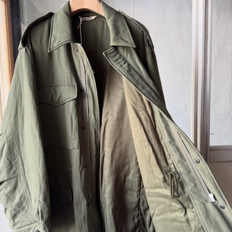 AURALEE　BRUSHED SILK LINEN SATIN PADDED MILITARY BLOUSON