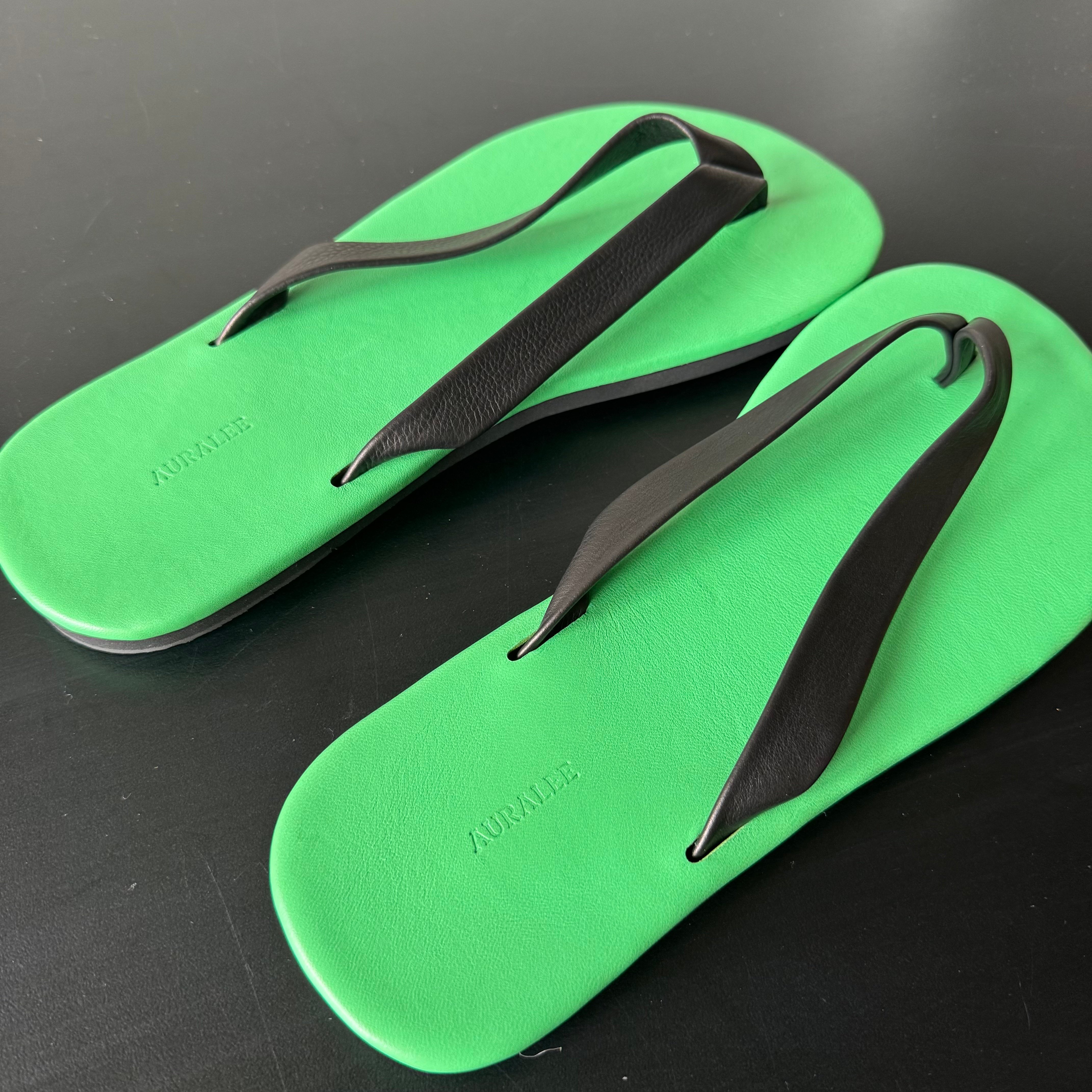 AURALEE SOFT LEATHER FLIP-FLOPS | Less Higashi