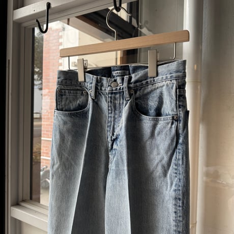 AURALEE　FADED HEAVY DENIM CENTER-PLEATED PANTS
