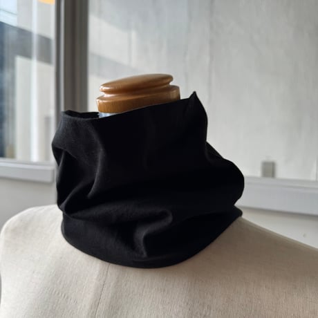 COMOLI　THINコットン ネックウォーマー《BLACK》