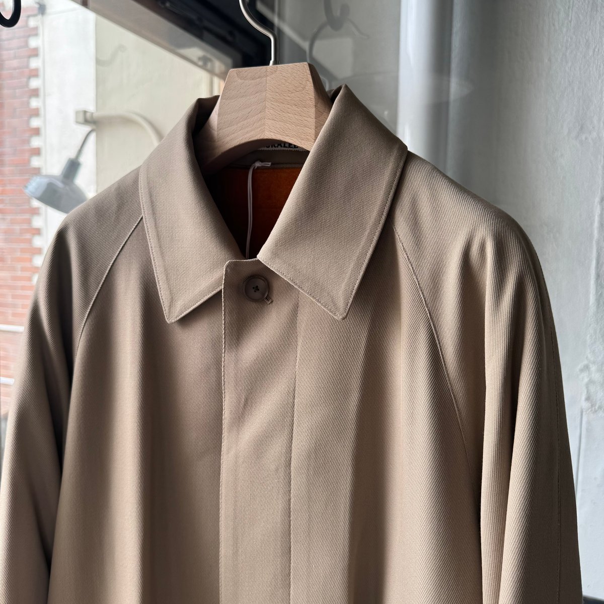 AURALEE ULTRA FINE WOOL TWILL WOOL-LINED COAT |