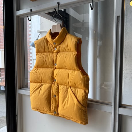 AURALEE　SUPER LIGHT NYLON RIPSTOP DOWN VEST