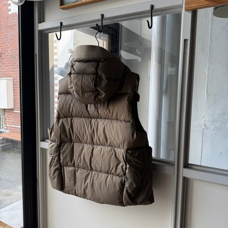 Ten c　 SKYE TEN COBO DOWN VEST