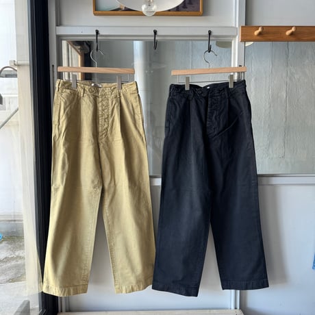 AURALEE　GARMENT-DYED FINX CHINO ONE-TUCK WIDE PANTS