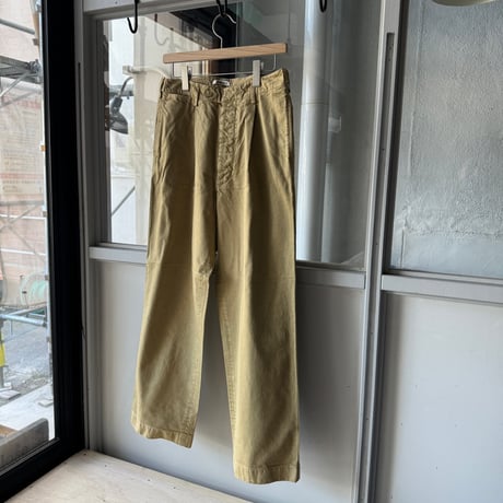 AURALEE　GARMENT-DYED FINX CHINO ONE-TUCK WIDE PANTS