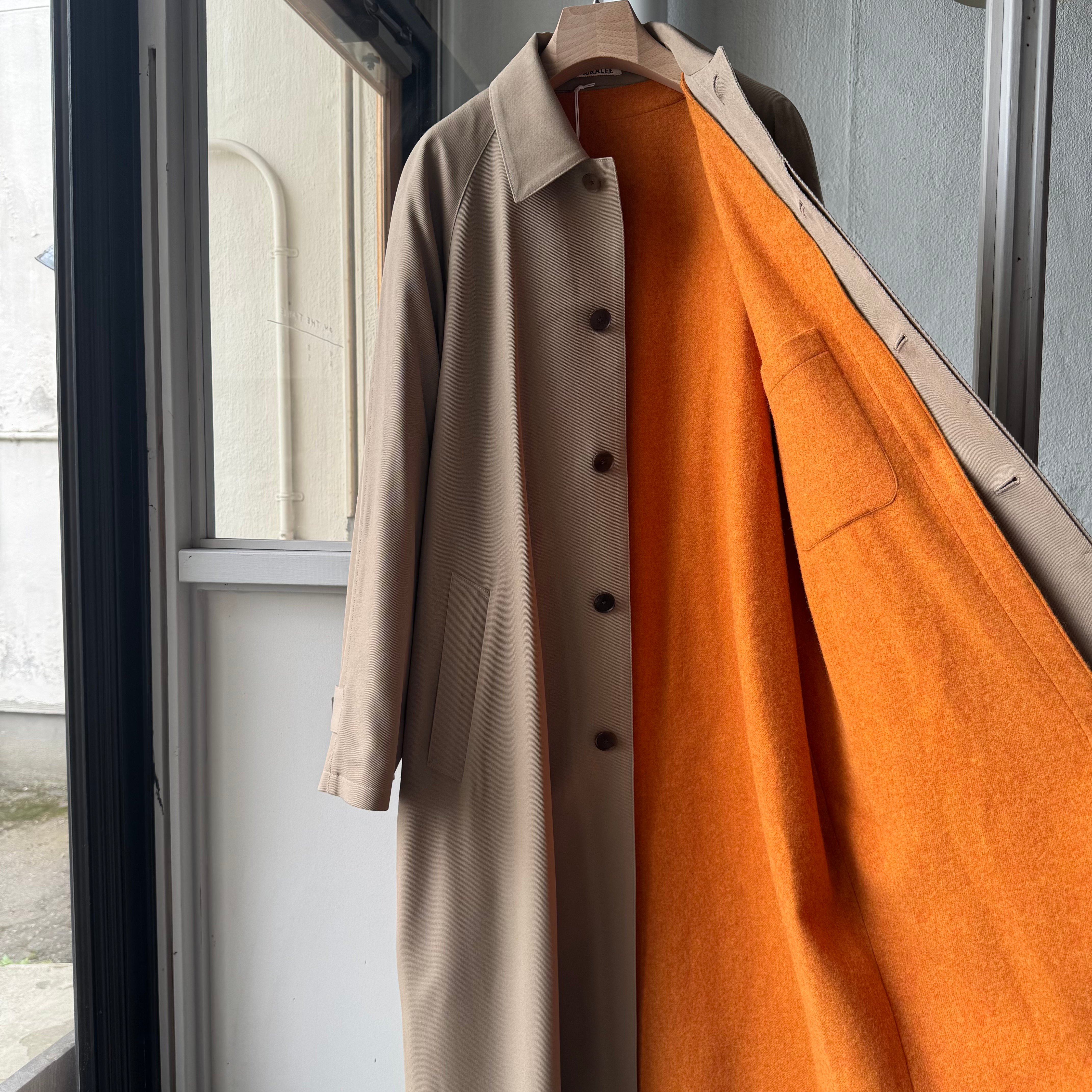 AURALEE ULTRA FINE WOOL TWILL WOOL-LINED COAT |