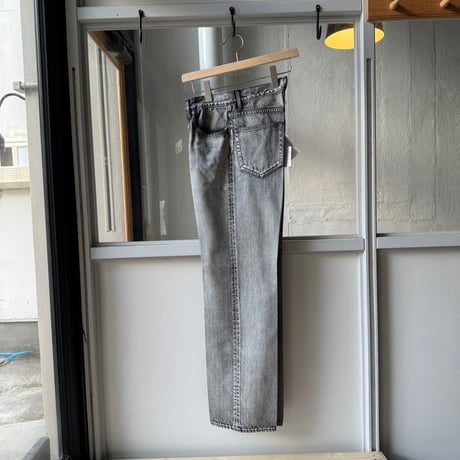 AURALEE　FADED HEAVY DENIM CENTER-PLEATED PANTS