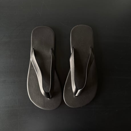AURALEE　SOFT LEATHER FLIP-FLOPS