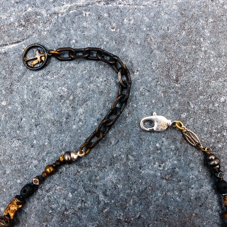 Rust White 2 (Black)
