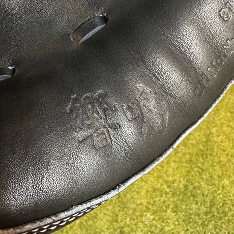 YAMAMOTO Pro Essential "響鳴" 硬式キャッチャーミット　812V  ブラック×紐ブラック×ステッチホワイト