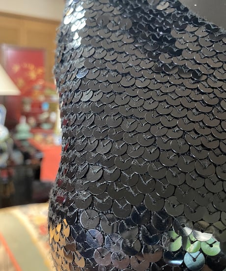 黒スパンコールのタンクトップ 〜LAPINE