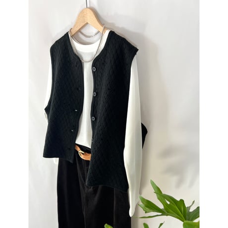 quilted pattern knit vest