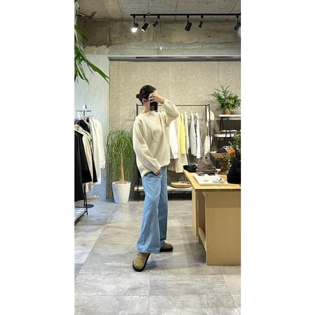 Low guage crew-neck wool sweater