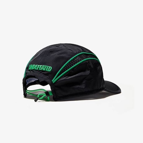 王一博・関連商品（UNDEFEATED）★ 85 Racing 赛车 【 02 】キャップ《尼龙透气五 片帽》【予約商品・メーカー発送目安：発送日未定】