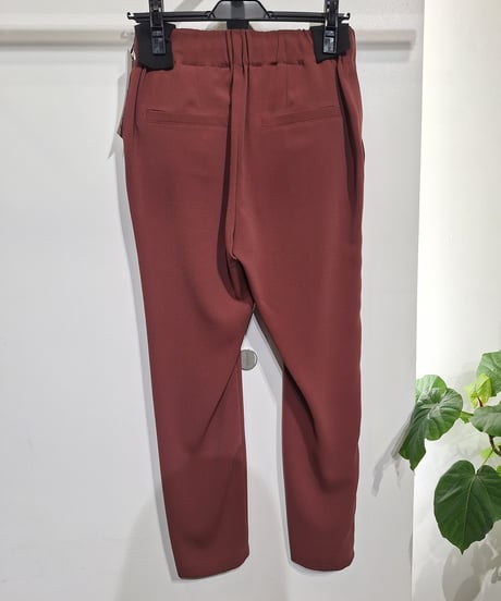 全国送料185円【trois】T226-87003 ジョーゼットタックテーパードパンツ
