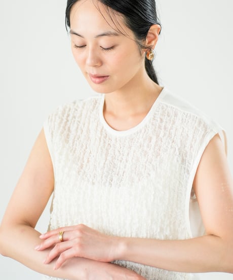 【Lallia Mu】 シュリンクレースプルオーバー 2711600／3月上旬～3月中旬発送予定