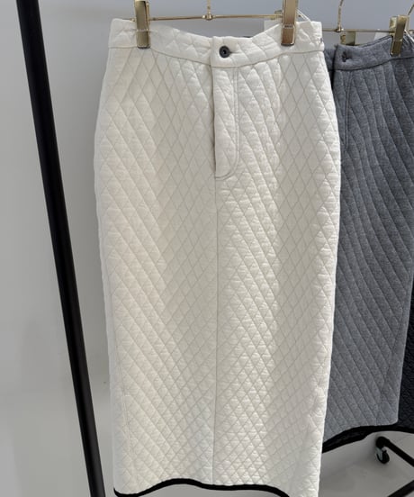 【ayane '26 winter collection】876813 キルト地ペンシルスカート