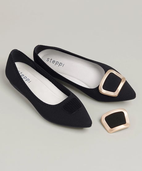 【steppi / ONWARD】SESIGM0207 バックル付きポインテッドパンプス