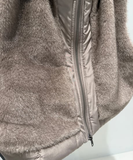 【ayane '26 winter collection】876814 エコファー×中綿ドッキングショートベスト