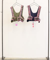 【LE MELANGE| '27 Spring Collection】コットンボイル刺繍ベスト 8713704／３月上旬から３月下旬発送予定