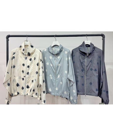 【PRIORITY | Pre-Order '27 Spring Collection】フワラープリントブルゾン P71020 IT／1月末より発送予定