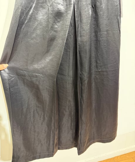 【SUGAR ROSE】263752 レザー調チンツ加工サテン　タック入り　SK