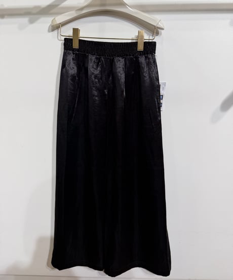 【SUGAR ROSE】263752 レザー調チンツ加工サテン　タック入り　SK