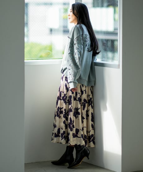 【Lallia Mu】 バルーンシルエットレーススウェット 2711531／2月上旬～2月中旬発送予定