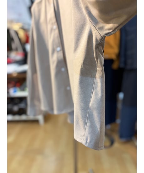 【AUG】クロップドシャツ 863100
