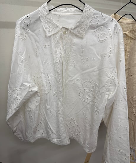 【LE MÉLANGE '26 winter collection】8663201 C/Li CUT WORK EMBROIDERY（製品洗い）