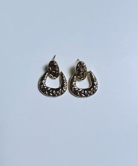 【charmaer 27 Early spring】 297104  ハンマードドロップピアス