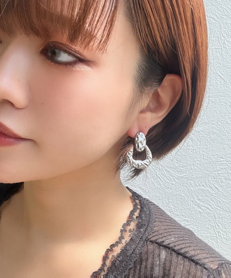 【charmaer 27 Early spring】 297104  ハンマードドロップピアス