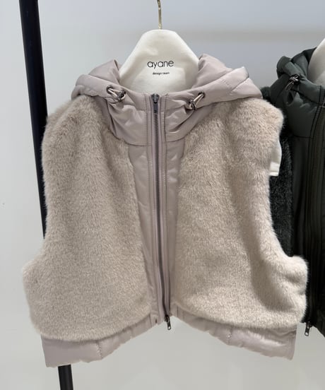 【ayane '26 winter collection】876814 エコファー×中綿ドッキングショートベスト